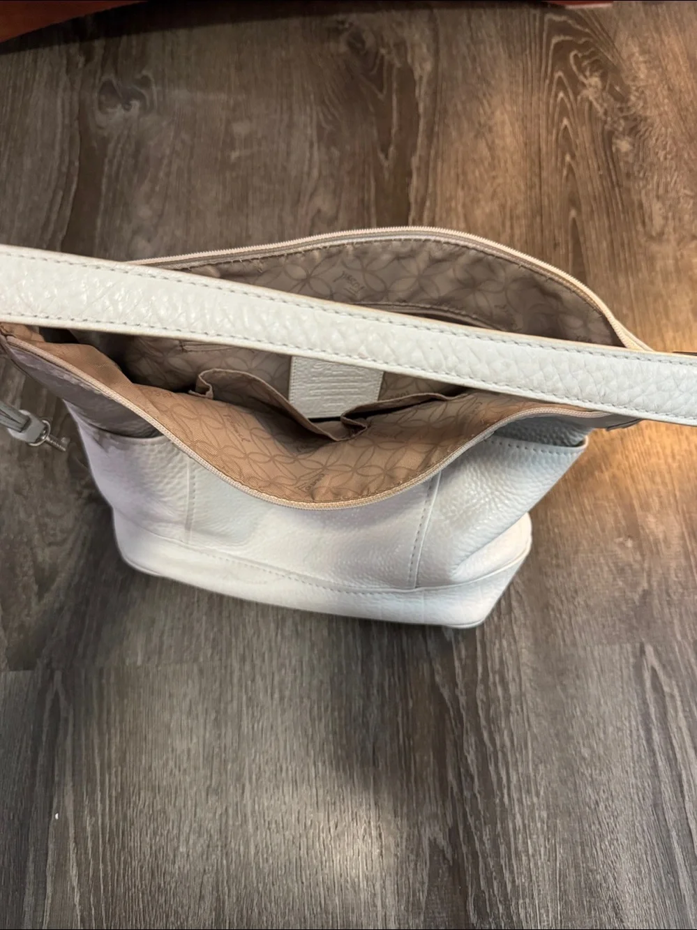 Fossil soft white